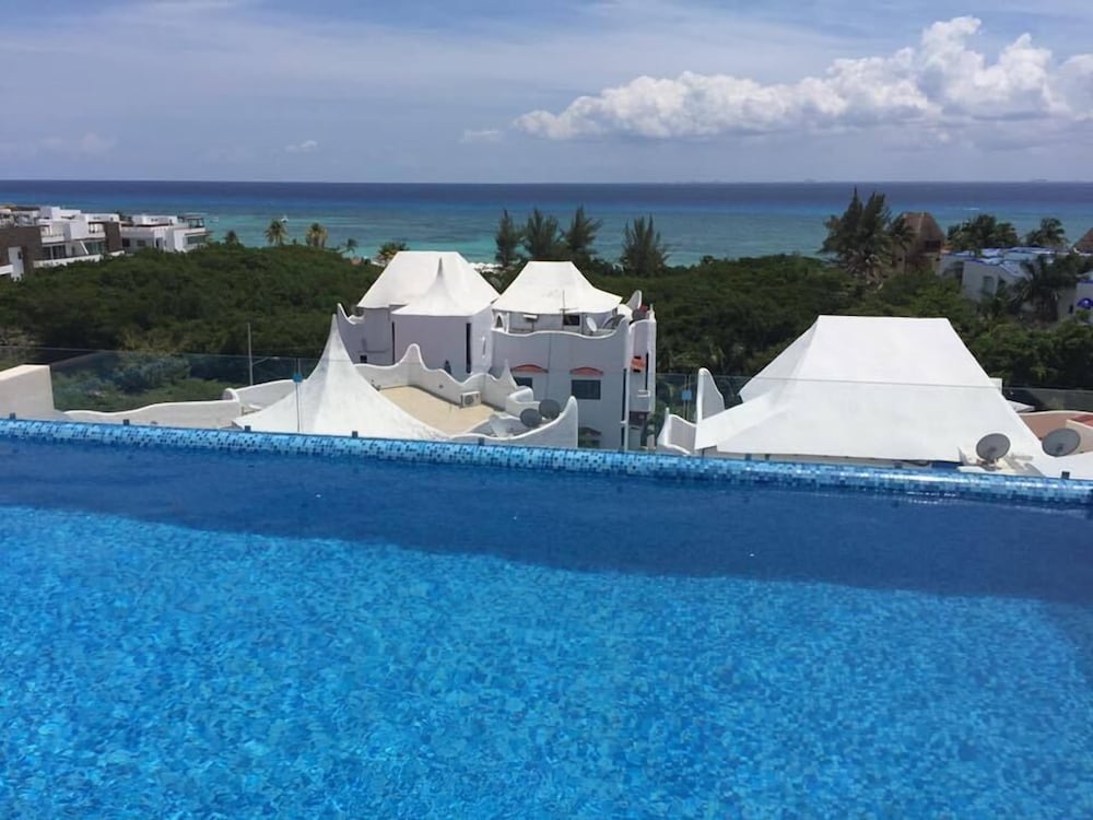 Menesse On the Beach Apartment 4