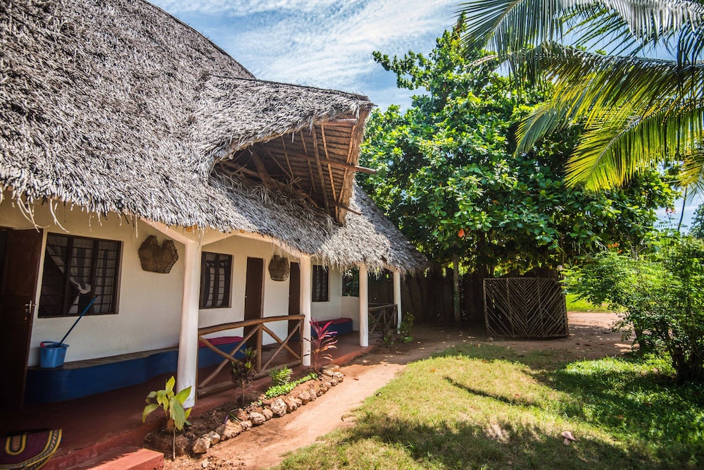 Ocean Breeze Lodge