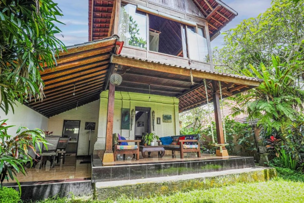 Sari Bamboo Bungalows