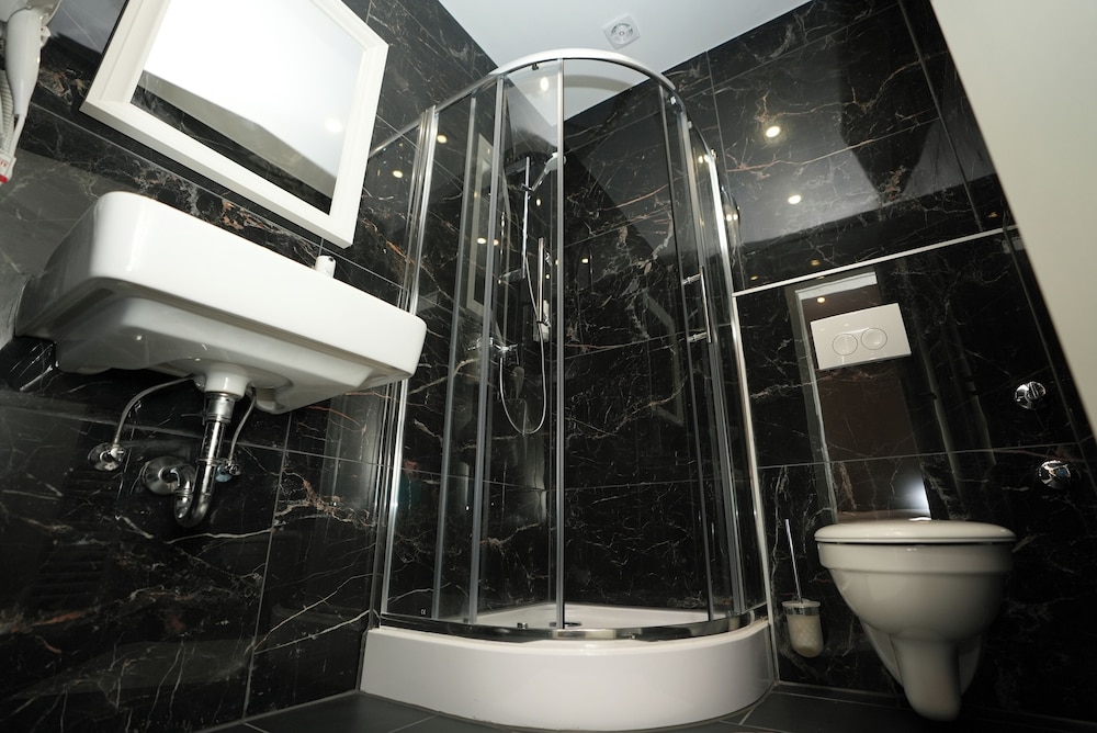 Frankfurt Vacations - Hotel Attache - Property Image 151