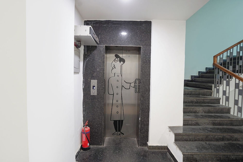 FabHotel Novis Stayz