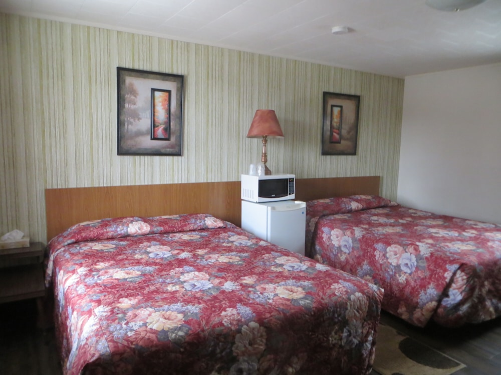 Adams Golden Acres Motel