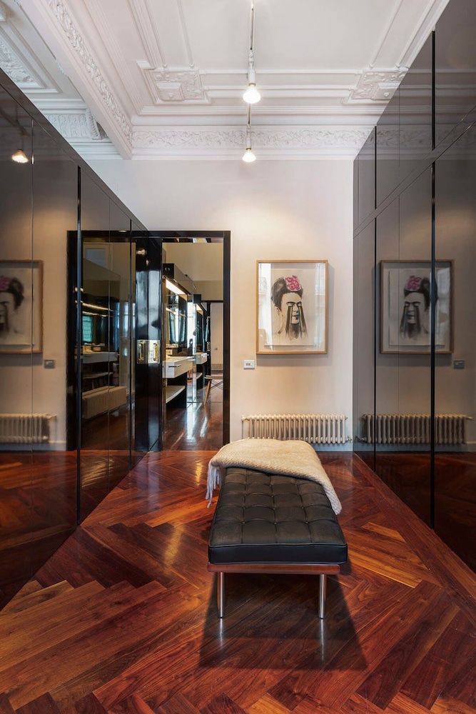 Artist Modernist 3-br Gem Next to Paseo de Gracia