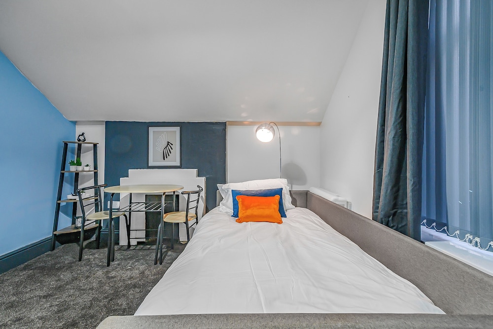 Modern 1 Bed - Near City Centre