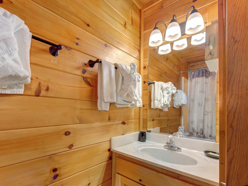 Macys Hideaway by Jackson Mountain Rentals