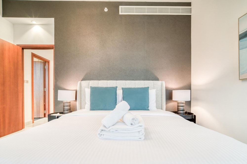 Modern Elegance w a New York Edge Difc Apt