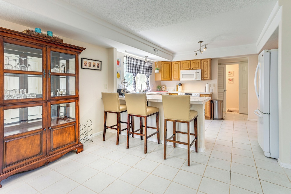 Pet-friendly Retreat w/ Fenced Yard in Denver