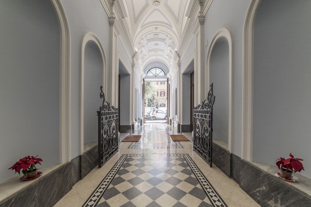 Castro Pretorio & Sallustiano Lovely Flat