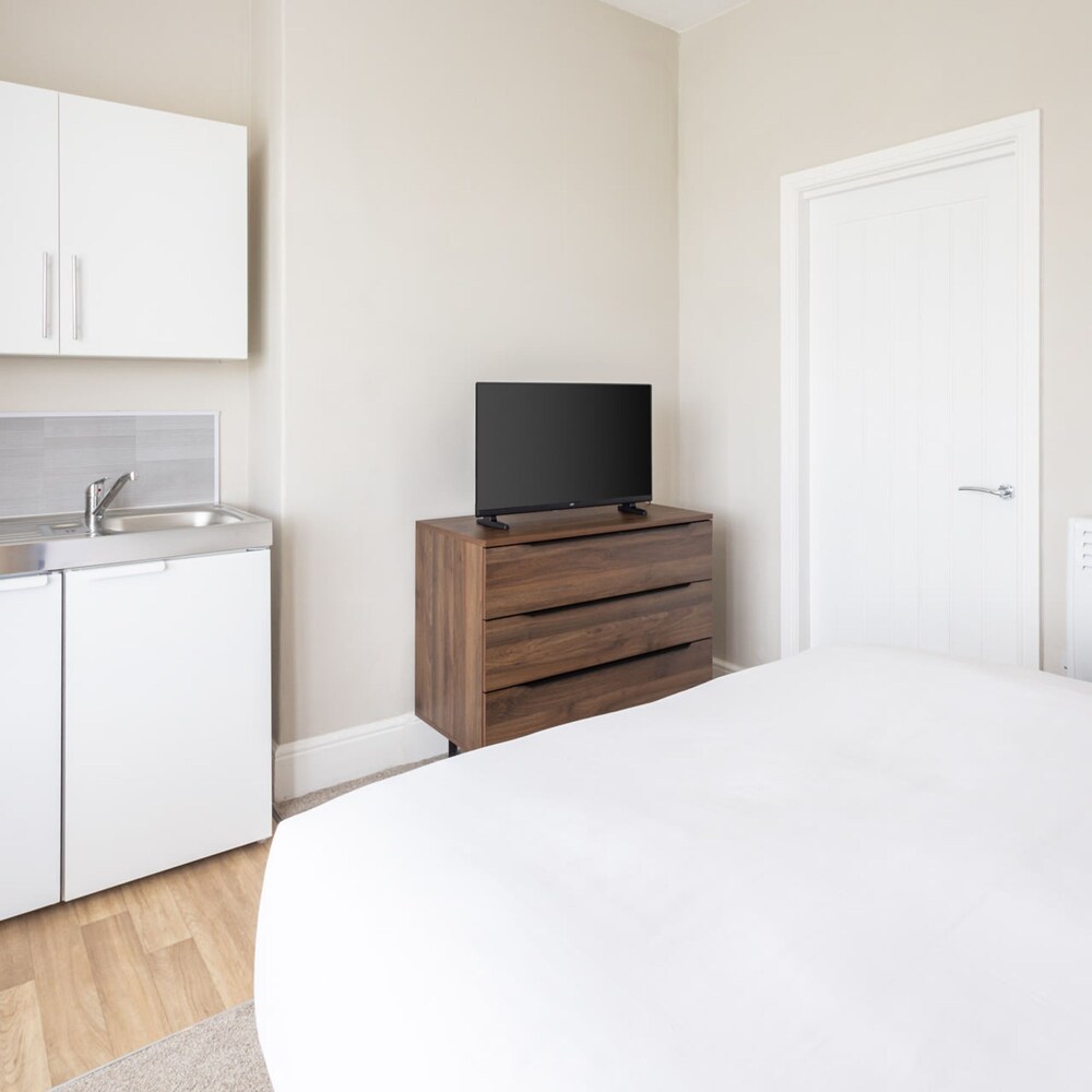 Host Stay Clifton Studio 5 view 5