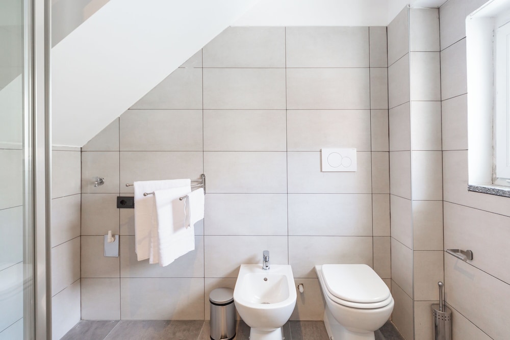 KHL apartments