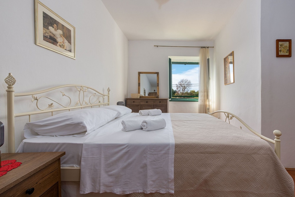 Villa Oak view 4