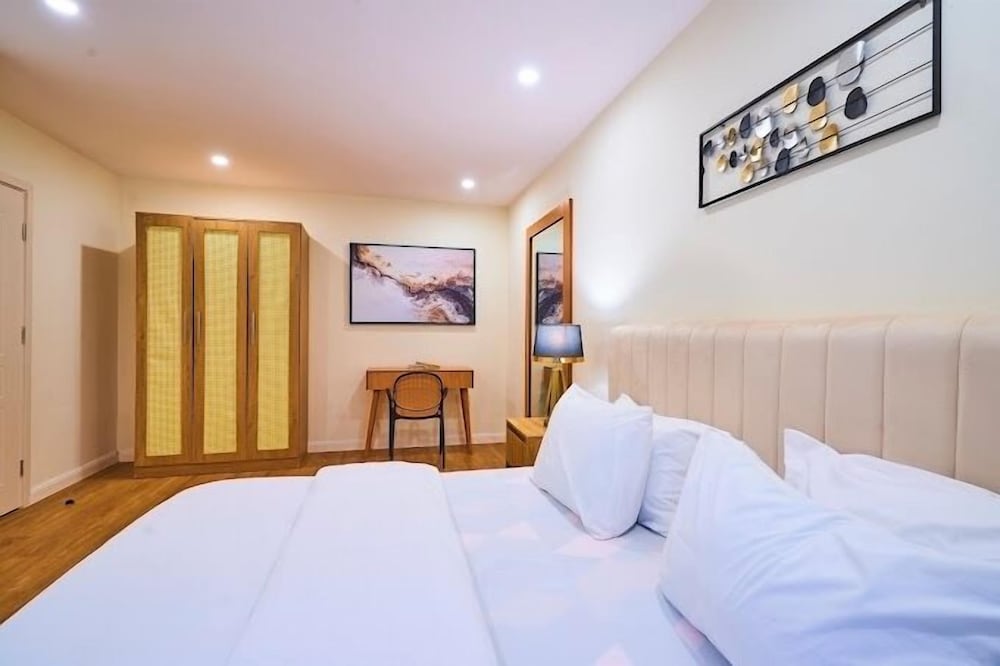 Hillview Apartments