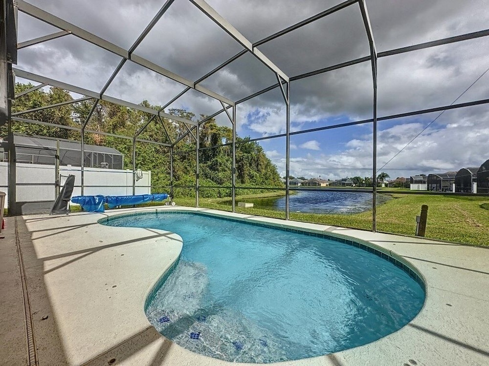 Walk To Silver Spurs Rodeo And Heritage Park 4 Bedroom Home