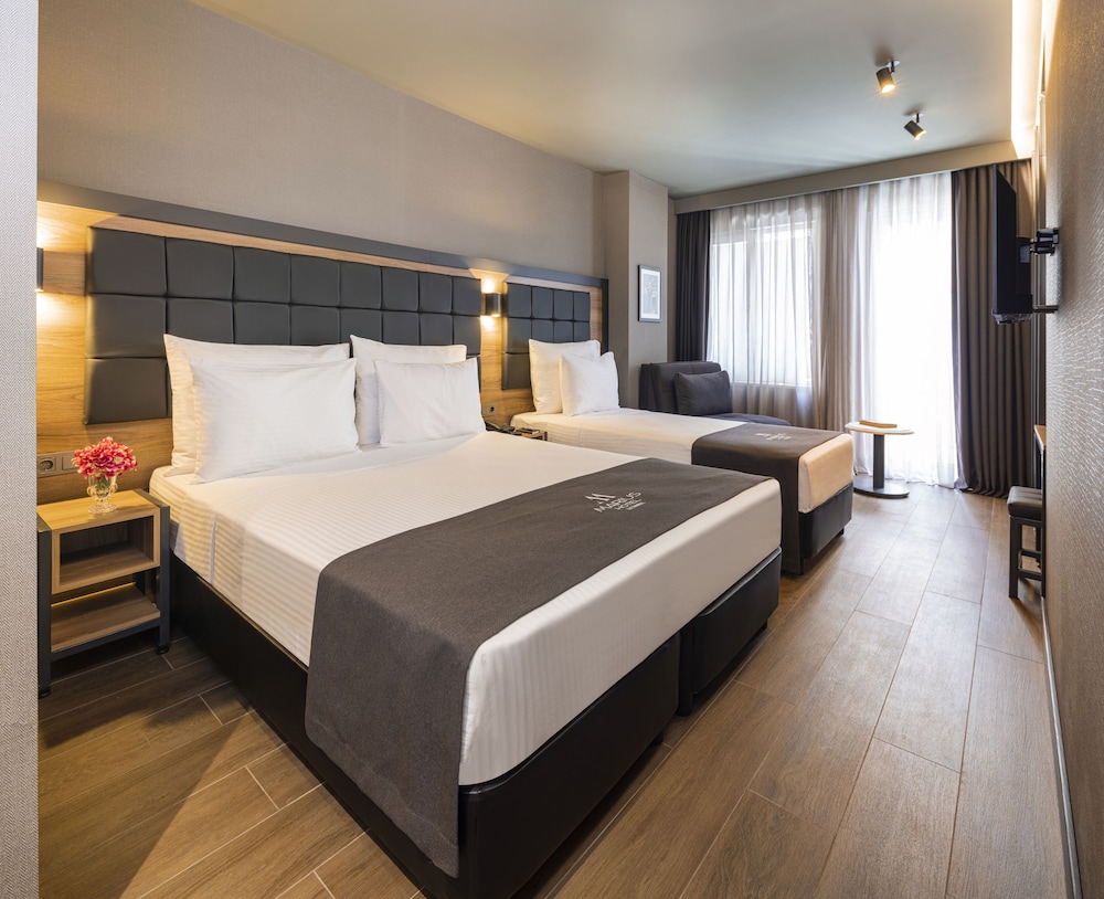 Marius Otel - Image 32