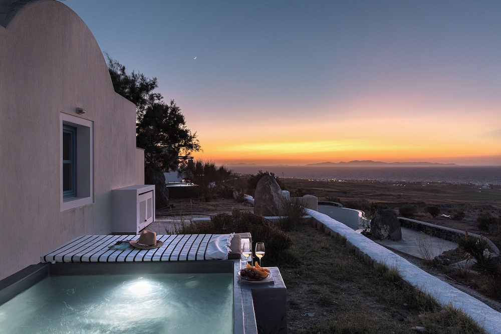 GTK Santorini Oia Sunset Villas