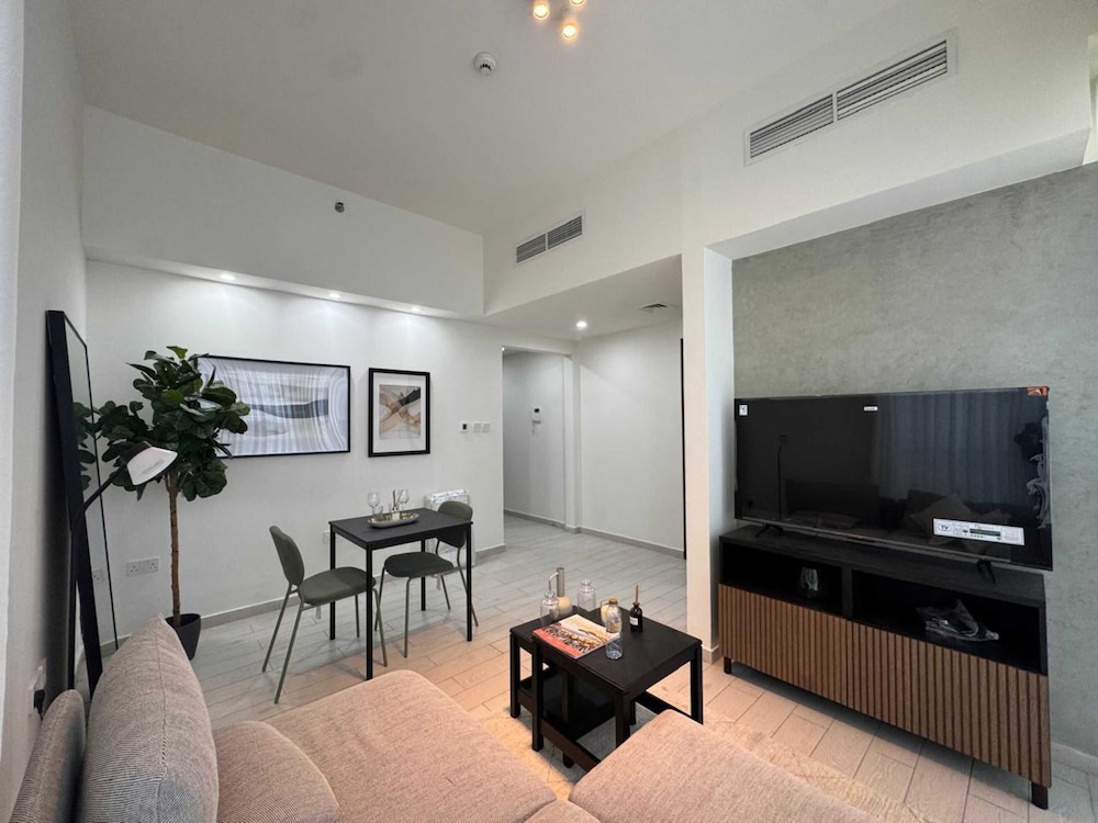 Luxury 1-bedroom fully furnished Lifeline apartment