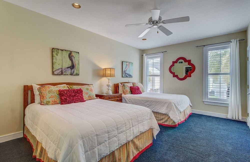 103 Grand Pavilion by Avantstay Steps to Beach!