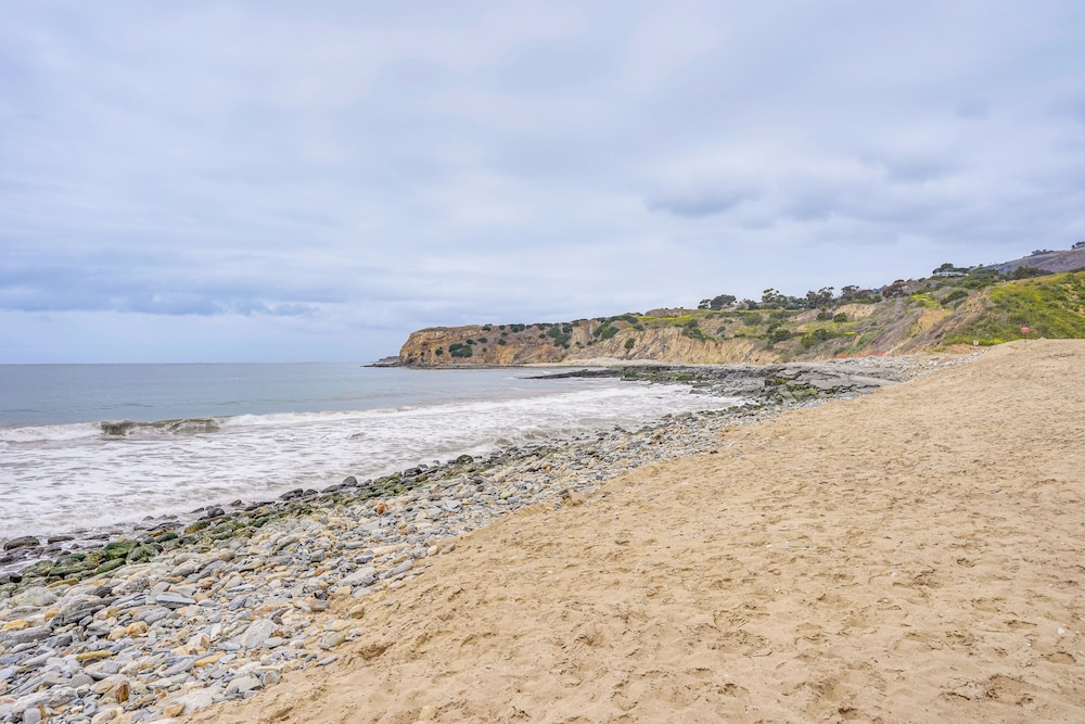 Walk to Private Beach: Rancho Palos Verdes Escape!