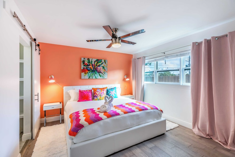 Pool, Hot Tub & Putting Green Near Deerfield Beach Oasis on Fourth by Avantstay