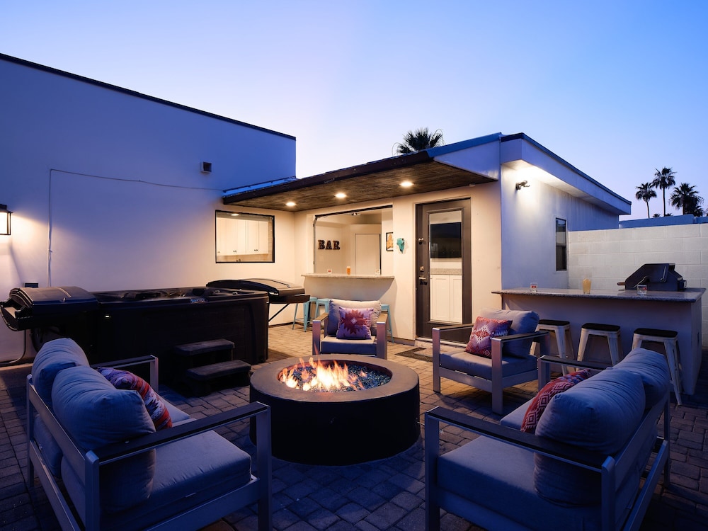 Sunset - Private Pool & Spa - Walk to Old Town