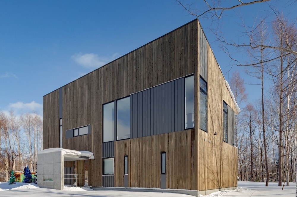 Yanagi House by Hokkaido Tracks - Image 1