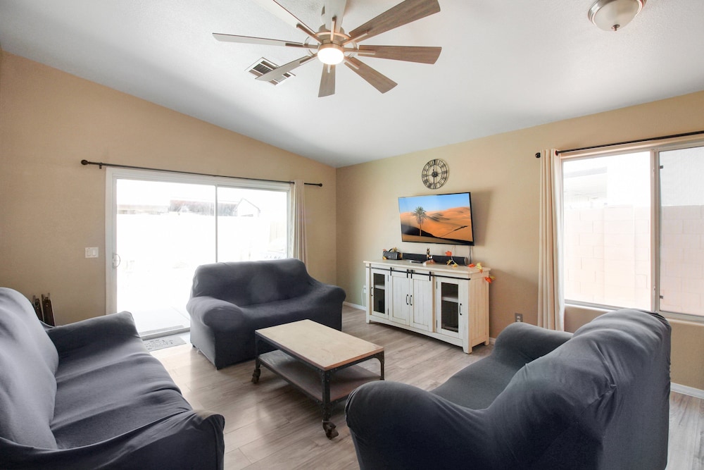 3 Bedrooms Near State Farm Stadium Pets