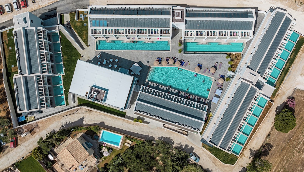 Mirage Bleu Hotel 43