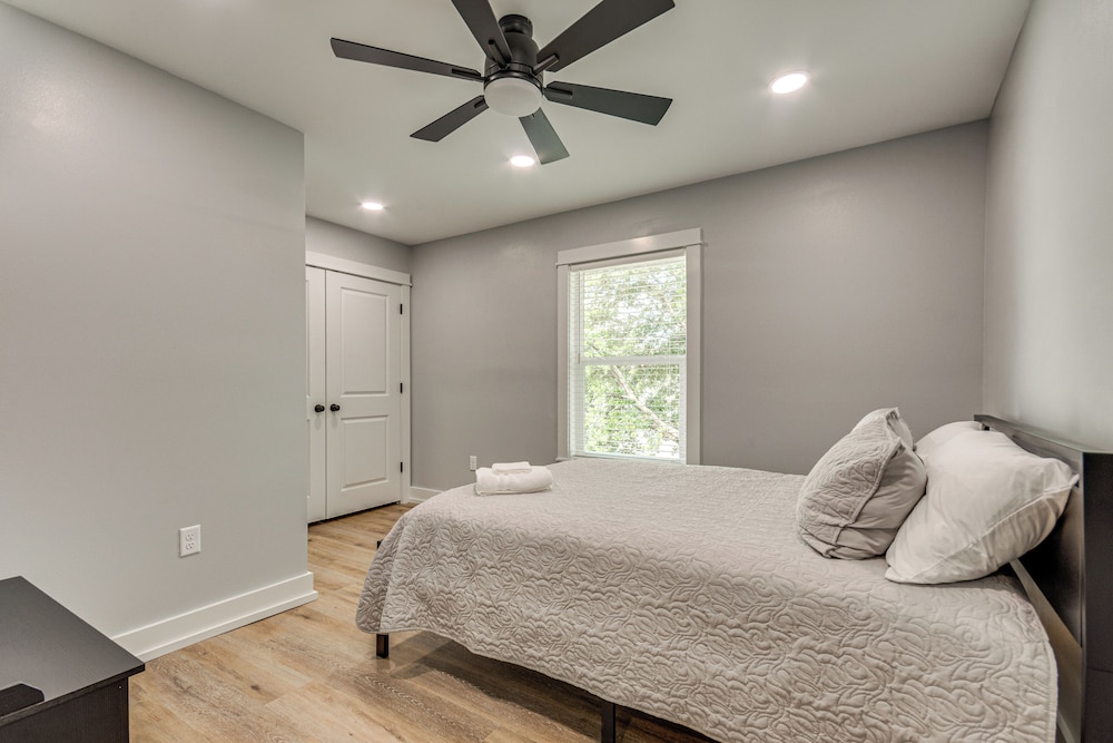3 Mi to Navarre Beach: Home w/ Furnished Patio