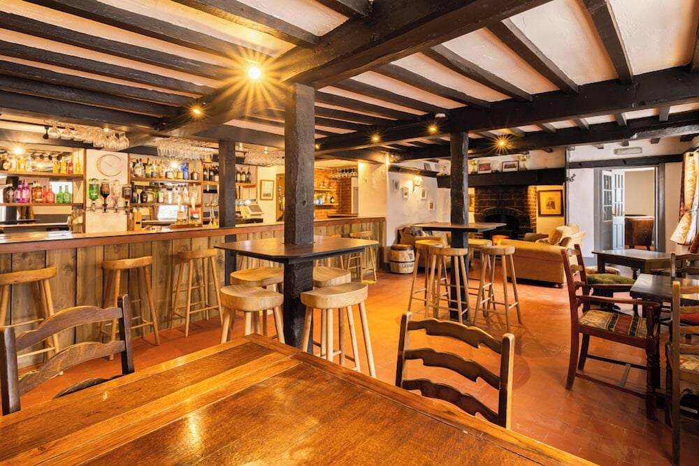 Hawk and Buckle Inn