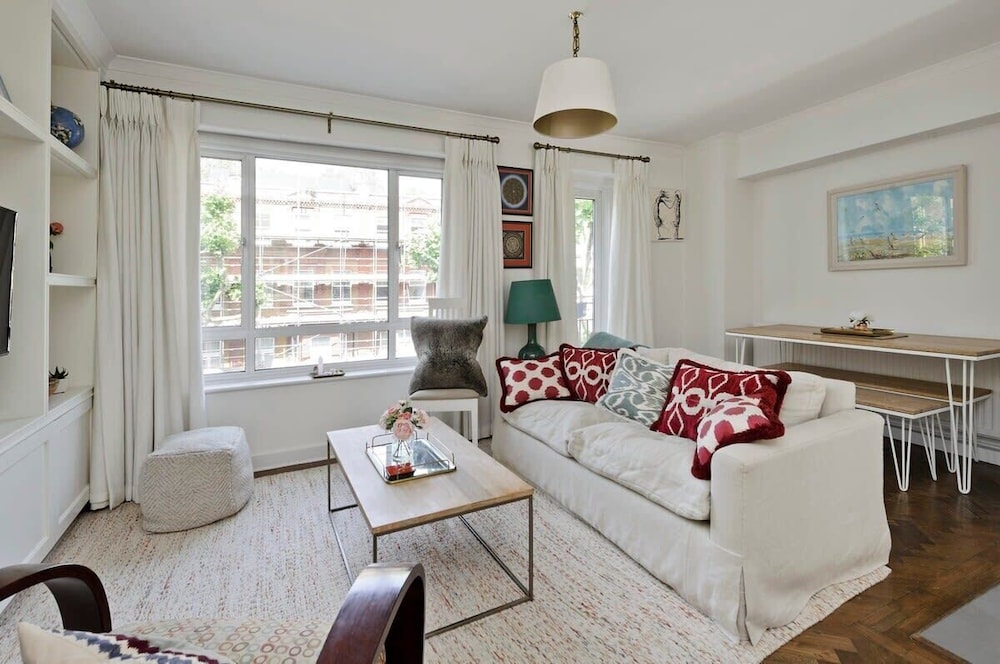 3 Bedroom Apartment, Earls Court