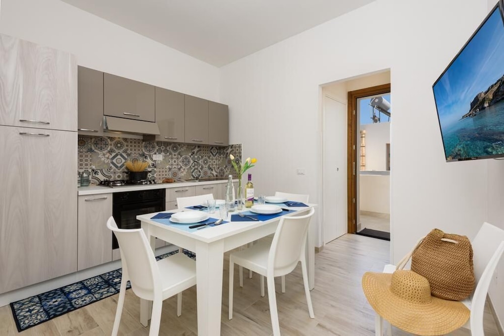 Bedda Luna Apartments
