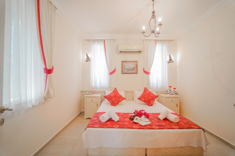 Alacati Marina Palace Otel - Image 56
