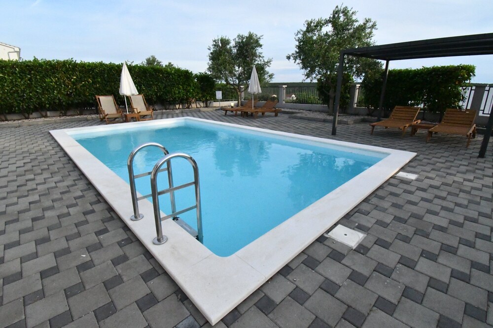 Luxury Escape With Swimming Pool & Modern Design