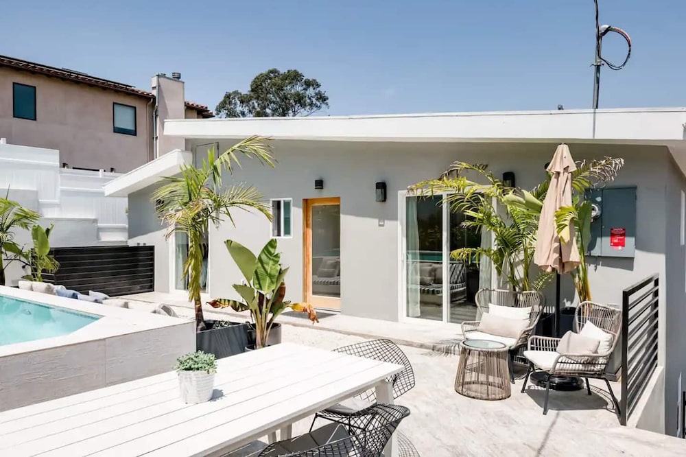Hollywood Hills Heatpool BBQ Prime Location