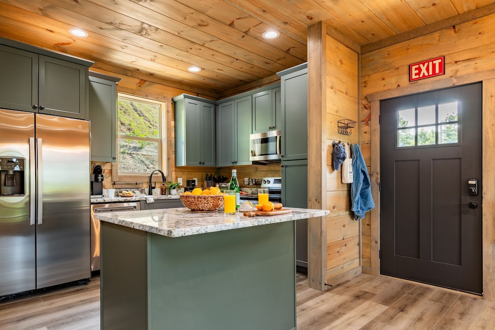 Rambling Ridge Lodge Endless Amenities Fun Indoor Pool Hot Tub A Arcade Game Room