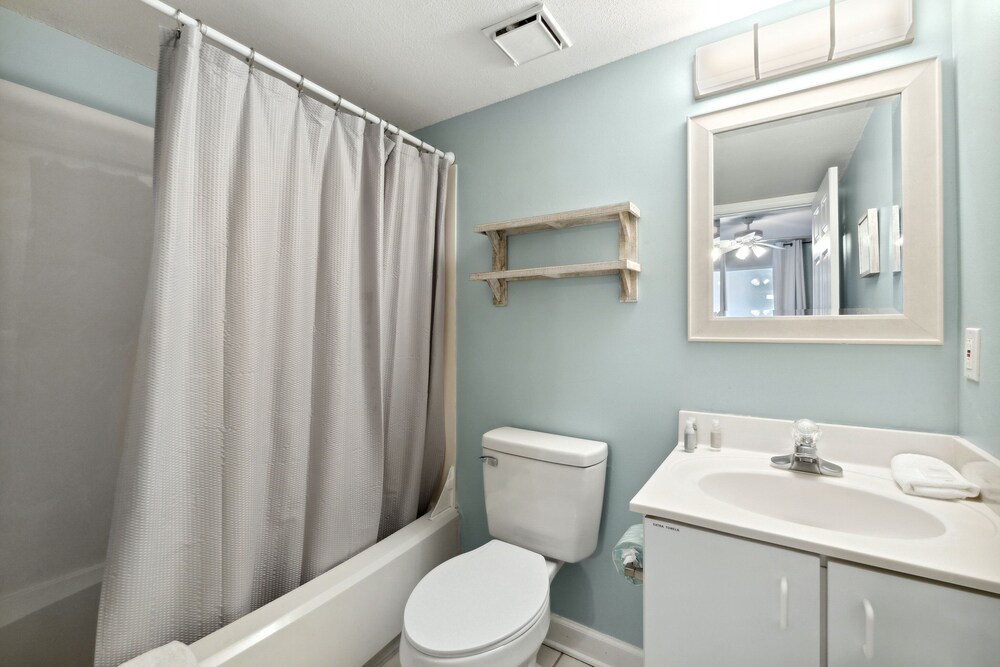 Pelican Beach Resort by Panhandle Getaways