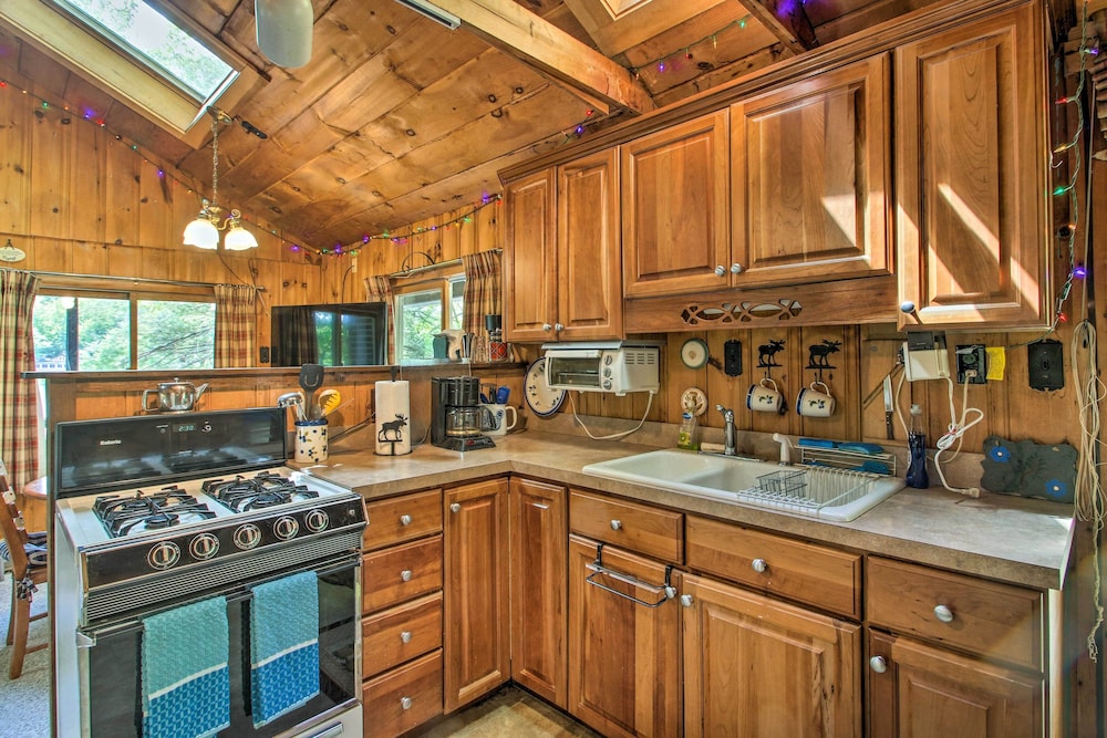 Waterfront Escape w/ Kayak, Paddle Boards, & Sauna view 4