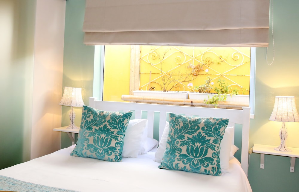 Dolphin Inn Guest House
