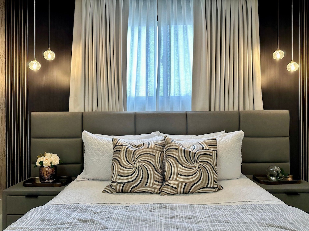 Shalom Residences By YellowKey