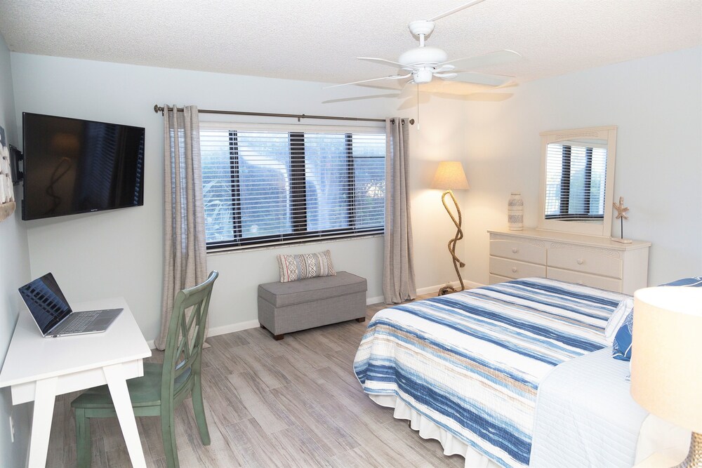 Canaveral Towers by Happy Palm Stays