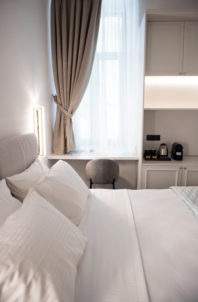 Jensen Luxury Suites