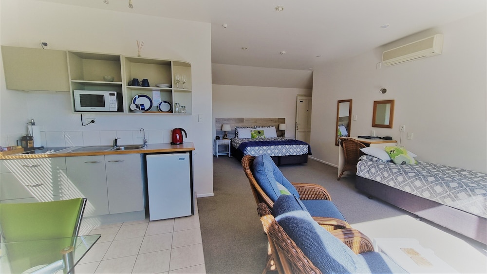 ASURE Admirals View Motel