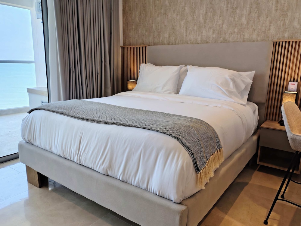 w Luxurious Loft w Balcony in Crespo