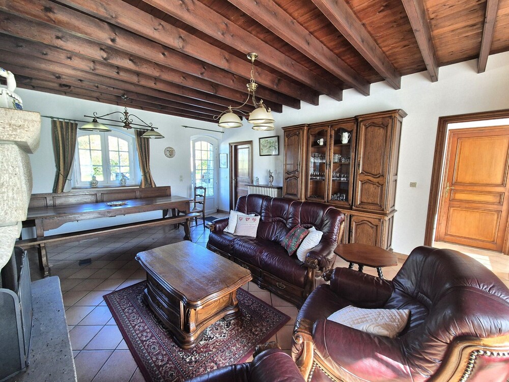 Spacious Family Home Near the Sea