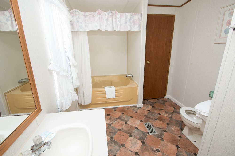 Outer Banks Motel - Village Accommodations
