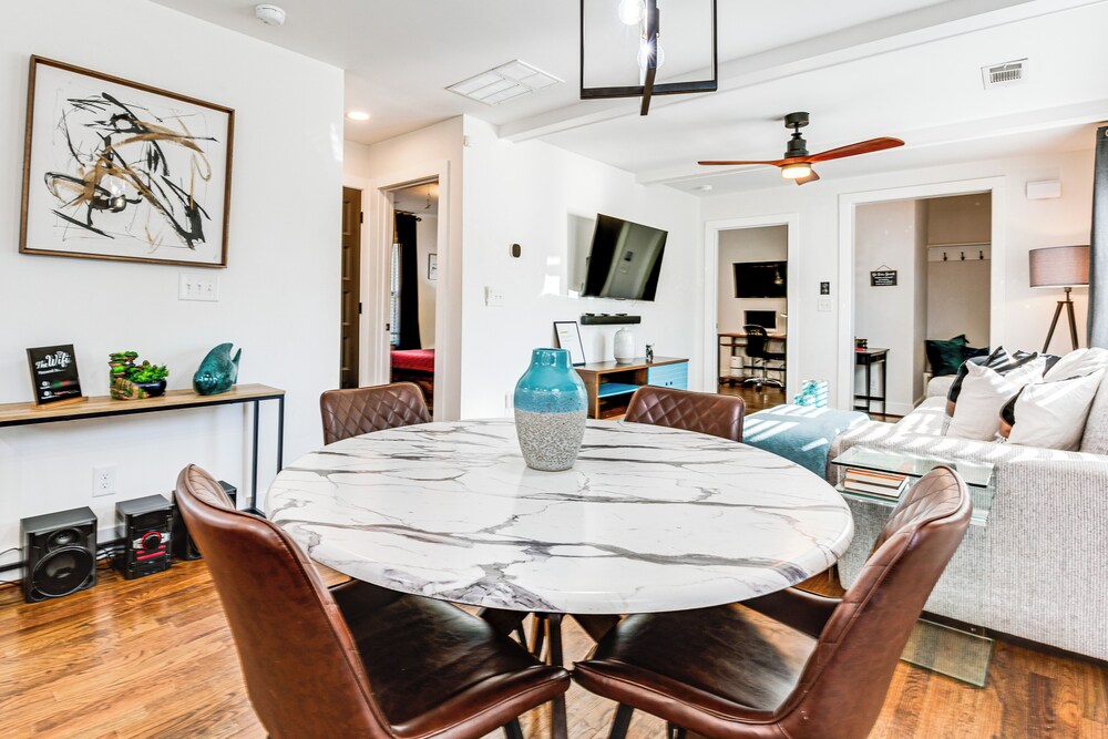 7 Mi to Dtwn Atlanta! Lovely Home w/ Backyard