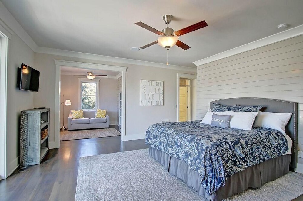 2301 Palm Boulevard view 3