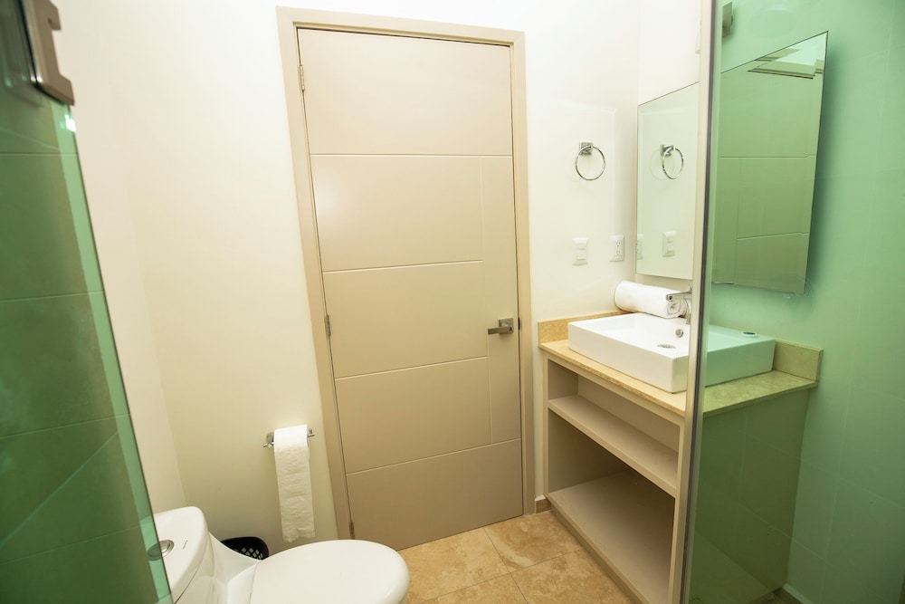 Elegant Condo at Playa Brujas