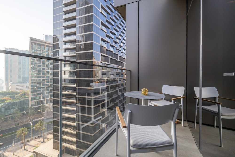 Address Opera 1205 Downtown