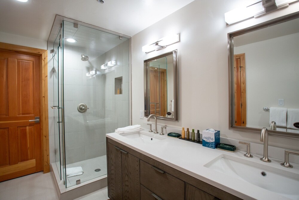 Trail's End Lodge at Deer Valley Resort - Four Bedroom Residence with Space #504 4 Condo